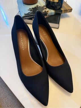 Donald J Pliner Women's Navy Pointed-Toe Pumps